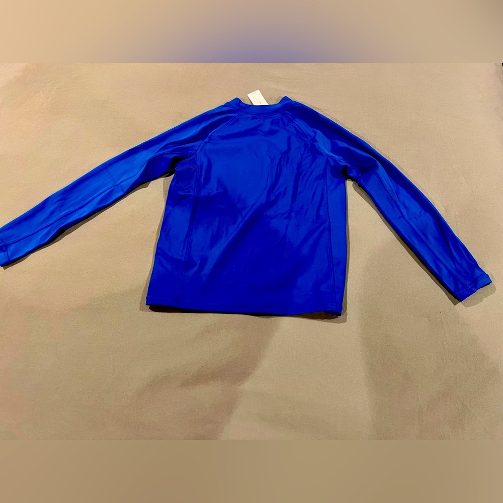NWT Boys Gap long sleeve Rashguard. - Picture 2 of 4